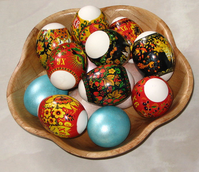 [692px-EasterEggs_Russia.JPG]