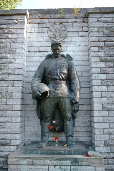 [bronzesoldier.jpg]