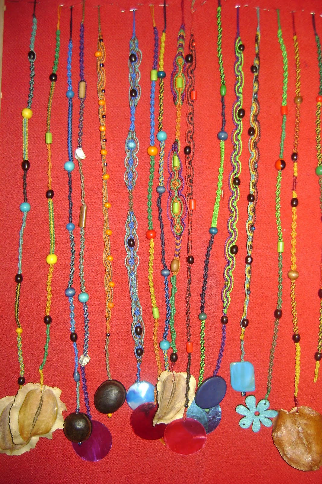 Trabajos en macramé (collares, pulseras,etc) Trabajos en macramé (collares, pulseras,etc)