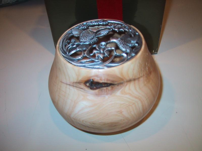 [PotpourriHolder.JPG]