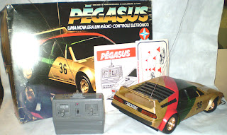 Brinquedo antigo da Estrela - Carrinho de controle remoto Pegasus Série  ouro 