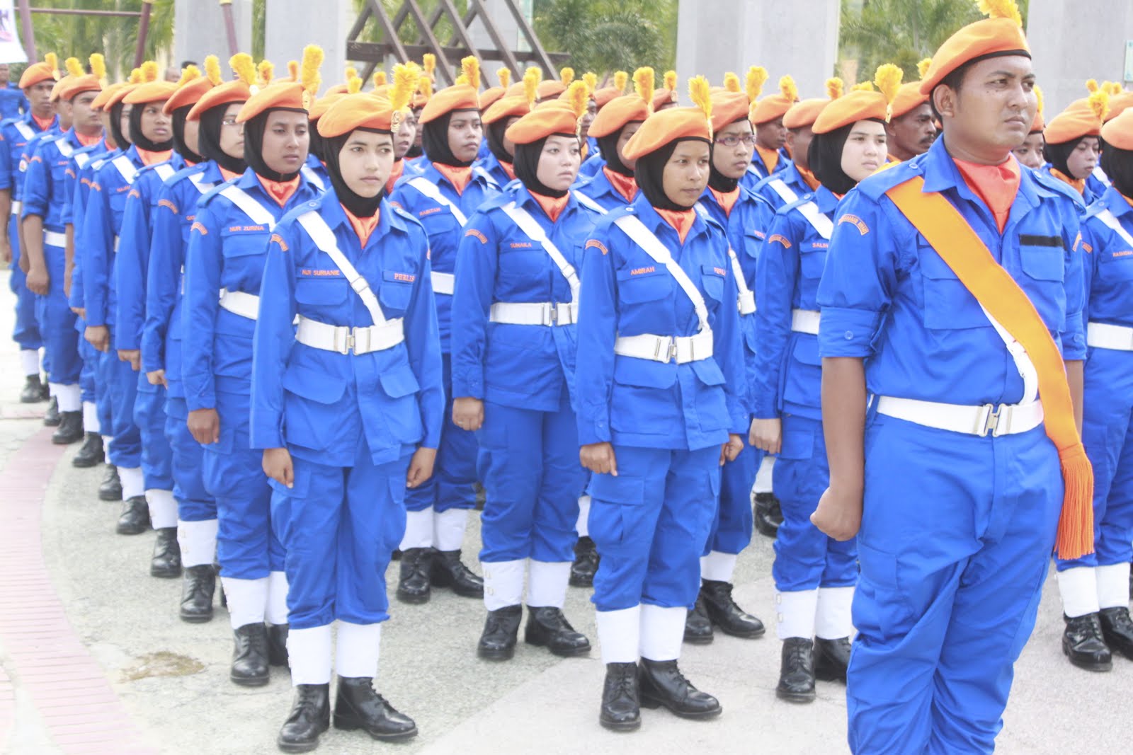 uniform pertahanan awam
