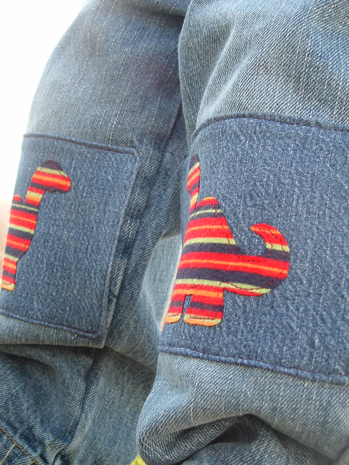 Pieces by Polly: Dino Knee Patches Tutorial - Hand-Me-Down REHAB