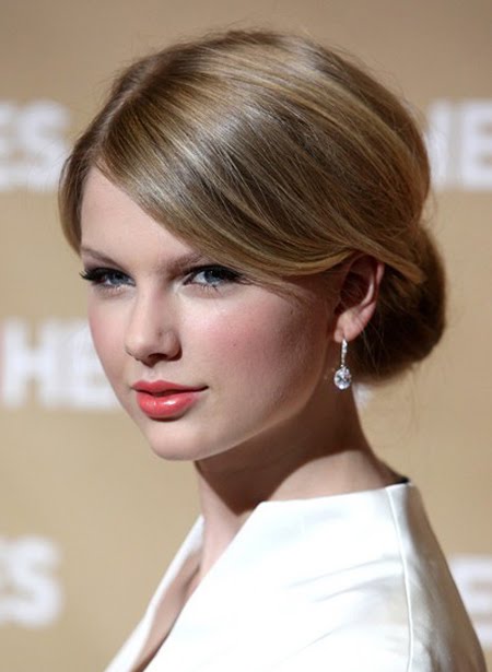Taylor Swift Hairstyles 2011
