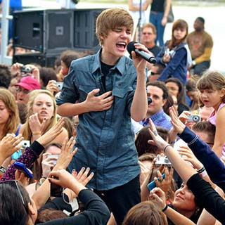 Justin Bieber - Latin Girl Lyrics | Letras | Lirik | Tekst | Text | Testo | Paroles - Source: emp3musicdownload.blogspot.com
