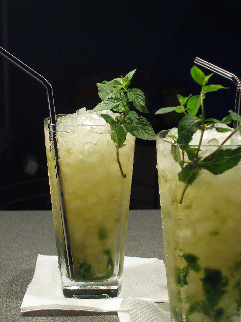 1 oz. mint infused simple