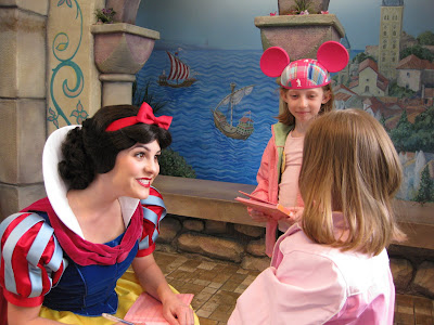 Disneyland - Snow White and the Two Litster Princesses