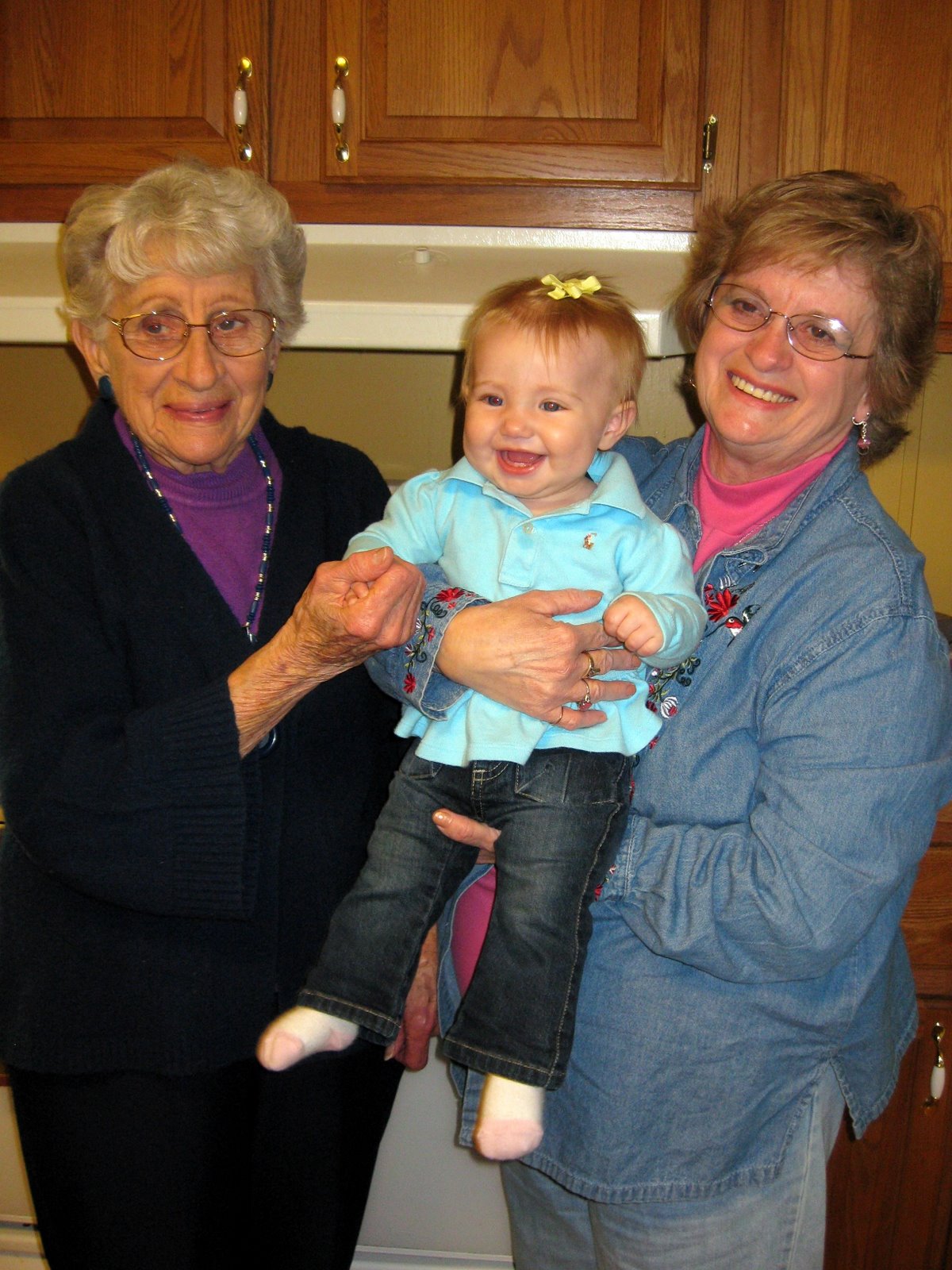 [Grandma+Phyllis+and+Ellie.jpg]