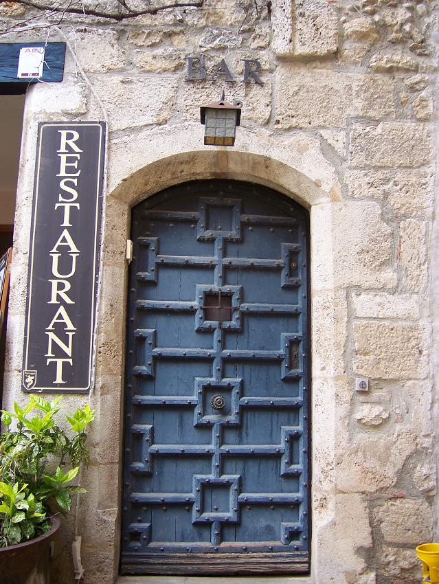 [perougesdoor.JPG]