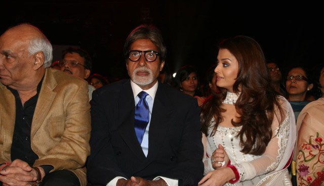 Photos  Amitabh BachchanAishwarya Rai at Apsara Awards movie photos