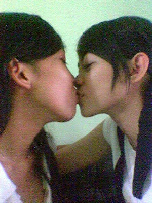 lovelizzers: Kenapa Ya Sekarang Banyak Cewek Lesbian