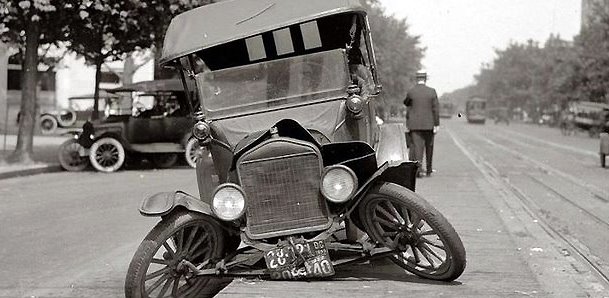 [Vintage+car+1920s+ed.jpg]