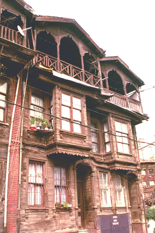 [istanbul_woodhouse.jpg]
