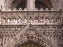 the last supper, sculpted above the main entrance of the cathedral