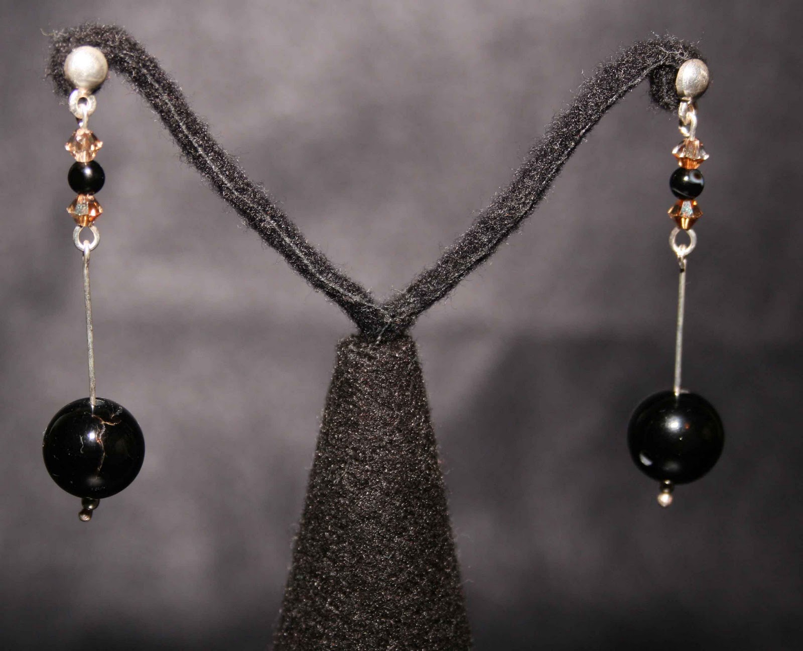 Aretes largos de bolas