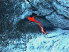 ASTER's ability to sense fine-scale heated surfaces provided a look at a flow from the side of Russian volcano Bezymianny in Kamchatka Dec. 28, 2000 ASTER's ability to sense fine-scale heated surfaces provided a look at a flow from the side of Russian volcano Bezymianny in Kamchatka Dec. 28, 2000