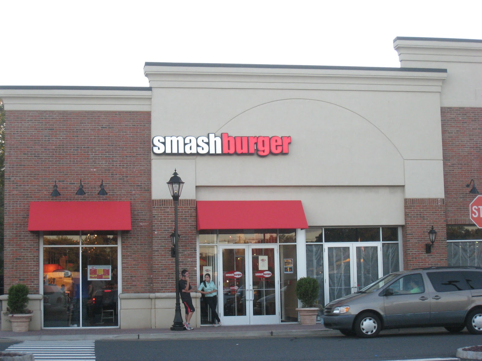 Momma Drama New smashburger opens in Florham Park, NJ