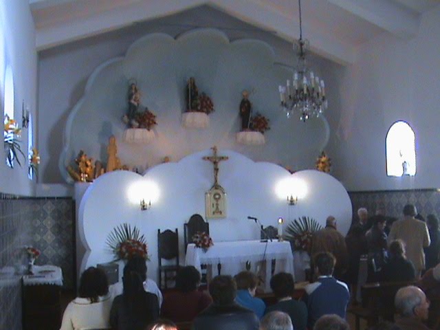 [InteriorCapela.JPG]