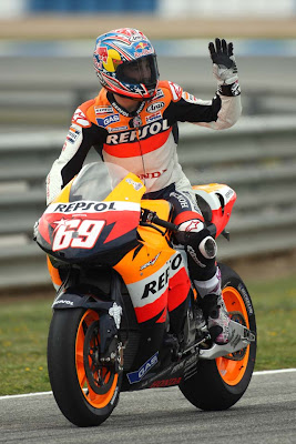 [Immagine: big_nicky_hayden_v_02.jpg]