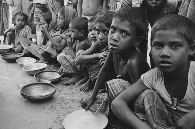 overpopulation in developing countries essay Overpopulation occurs when the food production is growing in arithmetic progression while the population growth is in geometric progression overpopulation is associated with many problems. overpopulation in developing countries essay Overpopulation occurs when the food production is growing in arithmetic progression while the population growth is in geometric progression overpopulation is associated with many problems.