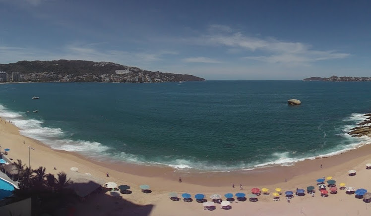VISTA DE LA BAHIA DE ACAPULCO DESDE LA TERRAZA