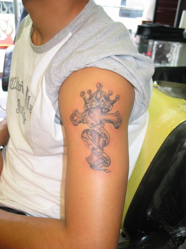Crown Tattoos The designs of crown tattoos symbolize leadership and 