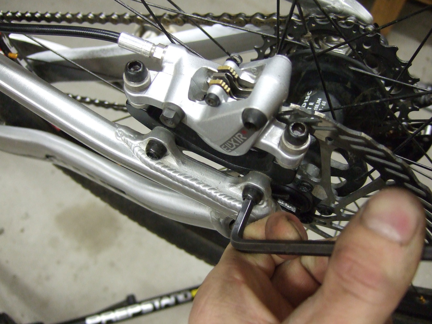 Benno's Blog & More HowTo Service hydraulic calipers and change pads