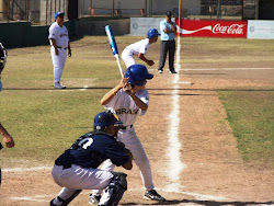 Atleta Harano rebatendo