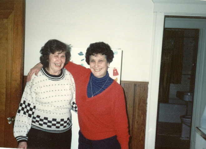 Ellen and Anne Howe