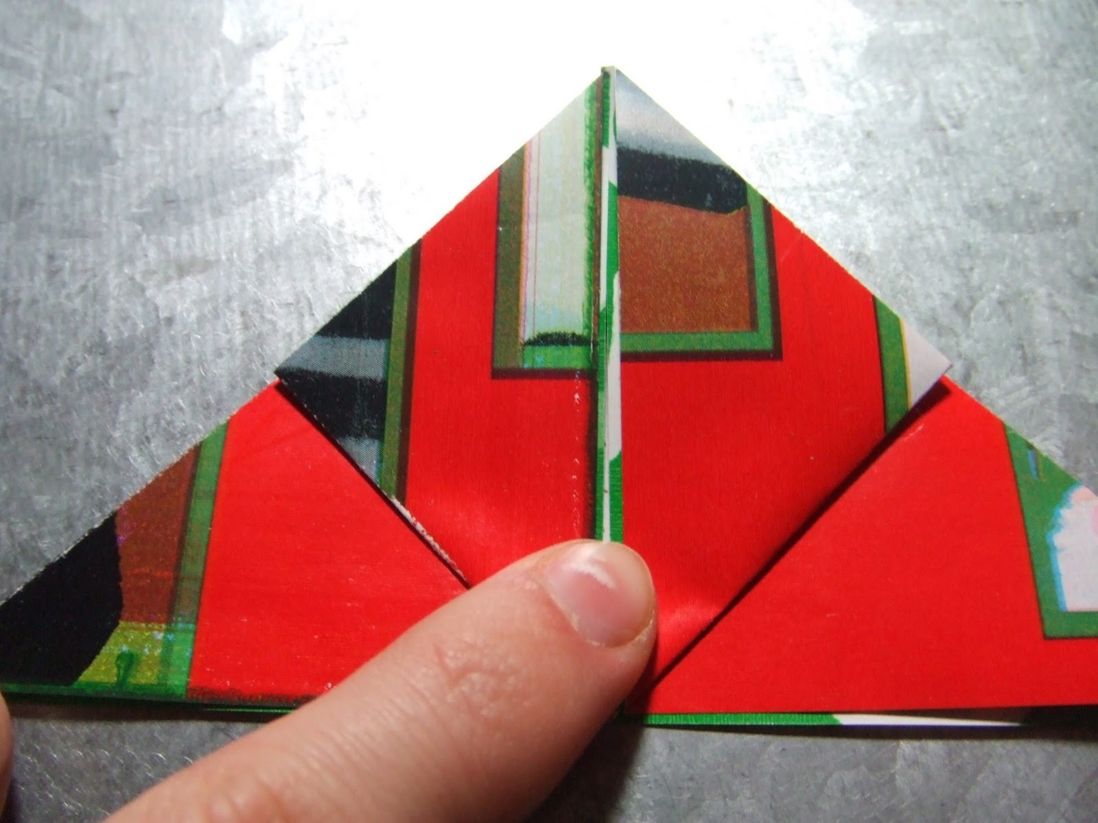 Describe Happy Origami Puff Balls Tutorial