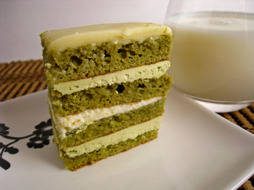 جنونْ الشاي الأخضْر  ( ُ ) ... Green+Tea+and+White+Chocolate+Opera+Cake,+Small+Sl%20%20ice+500