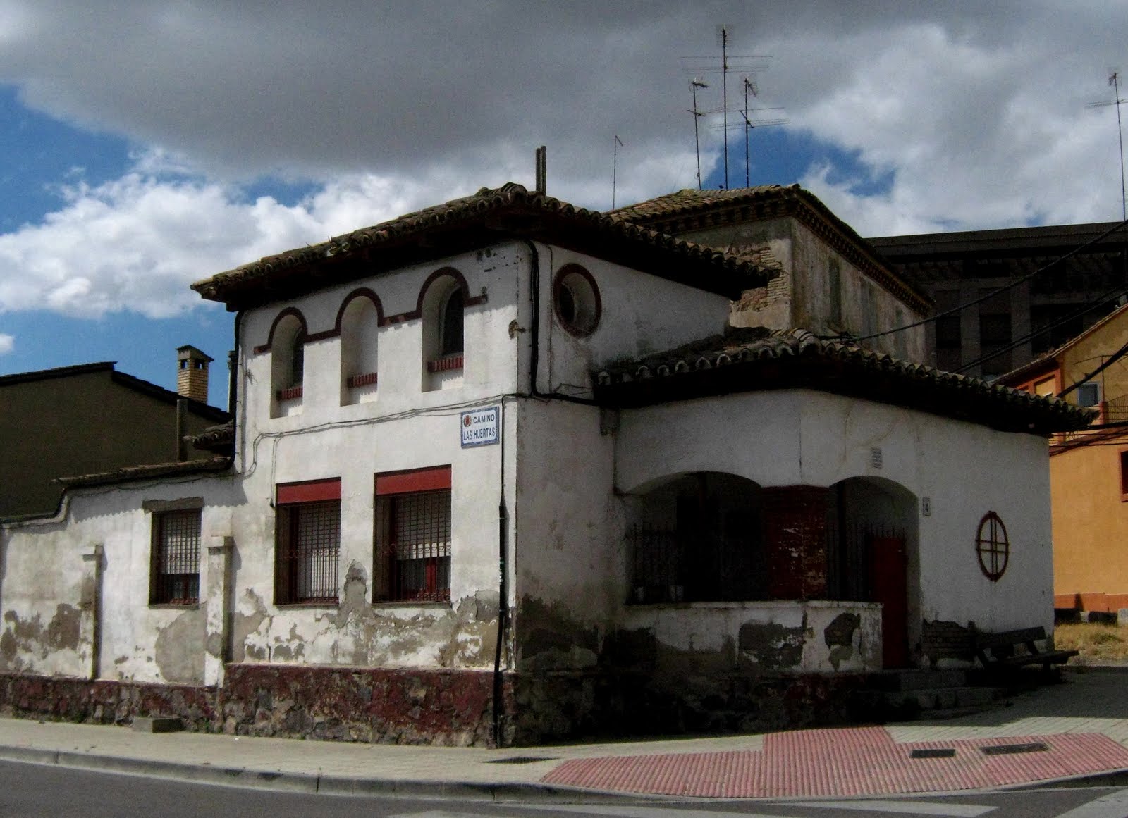 Zaragoza Milenaria desde la distancia. Casetas