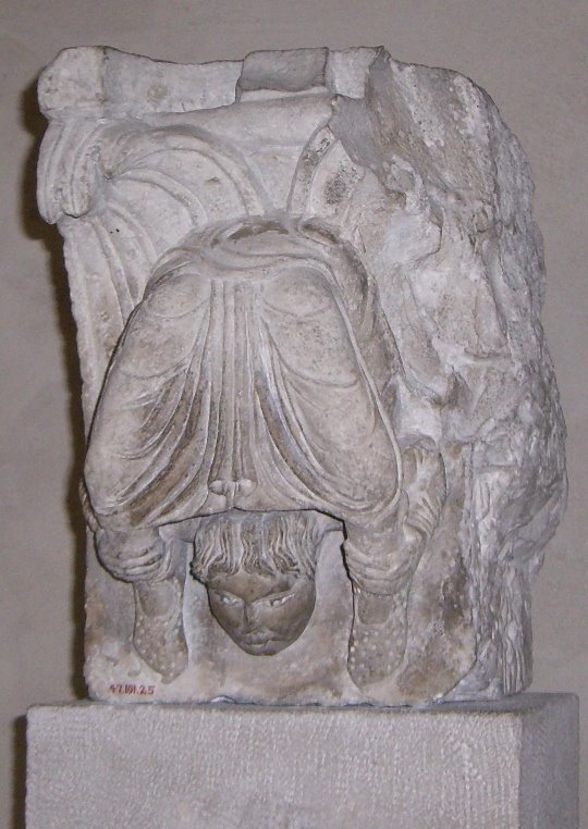 [nyc_cloisters_yoga.jpg]