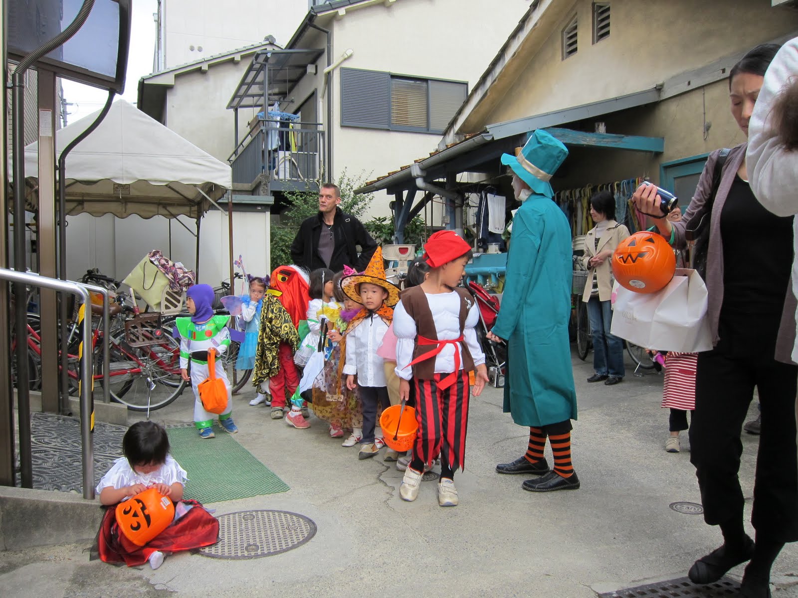 Surprising Breezes School Halloween Party