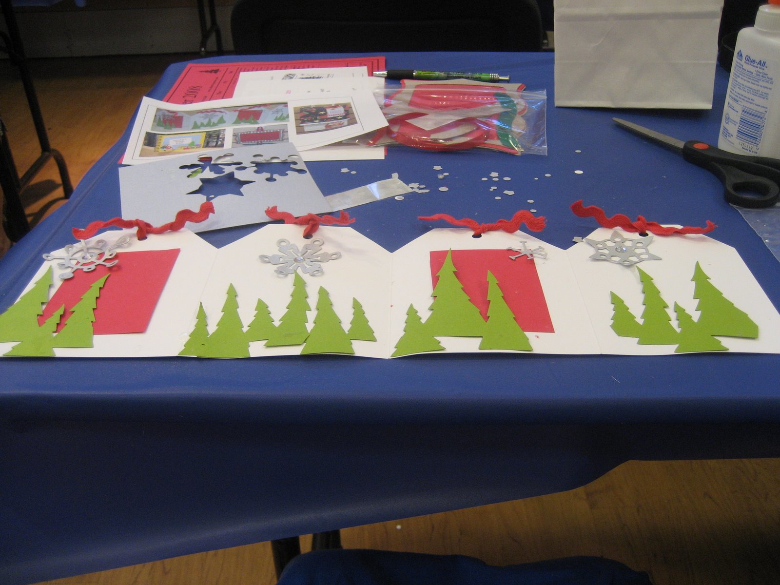 [scrapbooking+001.jpg]