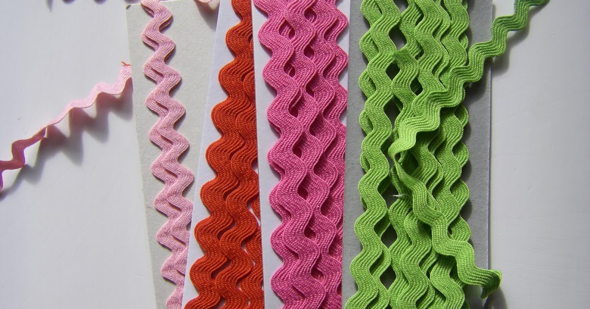 sew ritzytitzy rickrack flowers