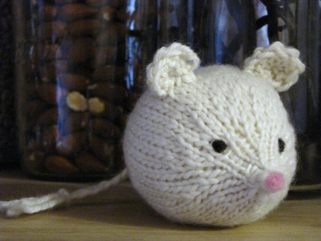 A New Little Critter Pattern, a Knitted Mouse and a Feature on the