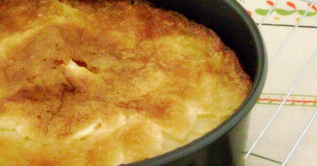 Ria's Collection APPLE & CARDAMOM CAKE