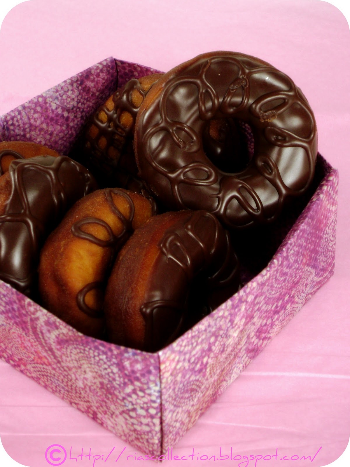 Ria's Collection CHOCOLATE & BOSTON CREME DOUGHNUTS! It's Daring Baker