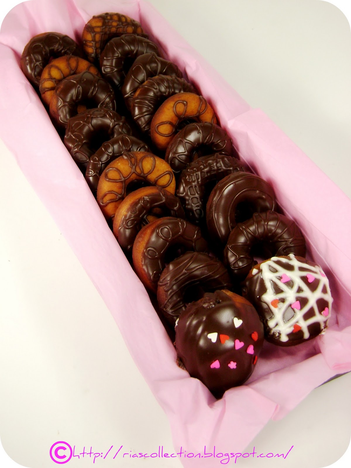 Ria's Collection CHOCOLATE & BOSTON CREME DOUGHNUTS! It's Daring Baker
