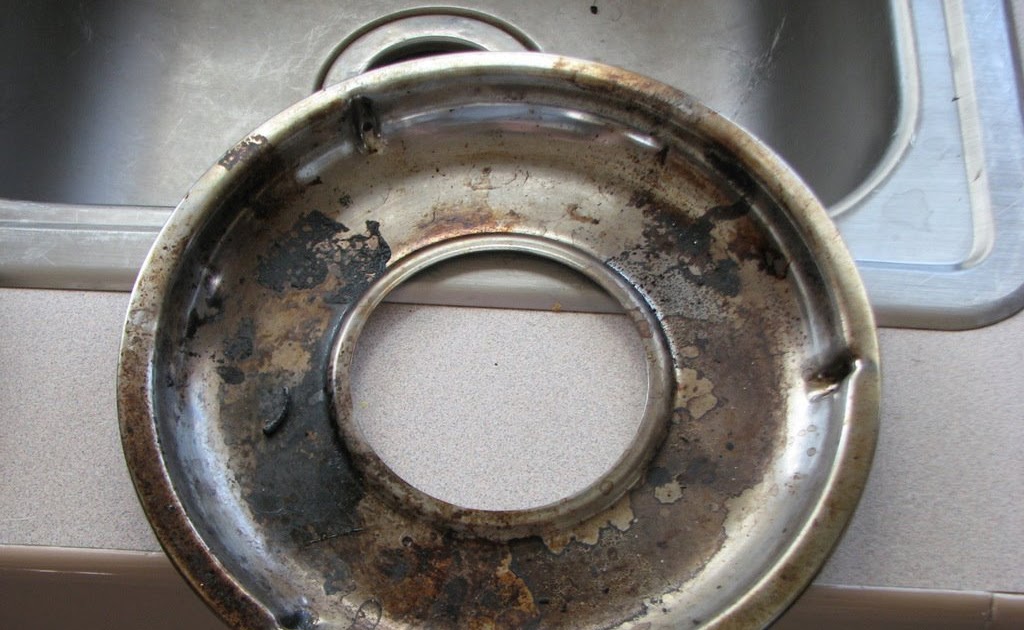 Who Left the Light On? How To Clean Your Gas Stove Drip Pans