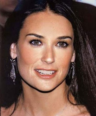 How tall is Demi Moore Height 5 feet 5 inches