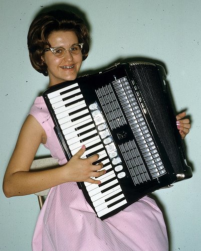 [accordion+to+nancy1.jpg]