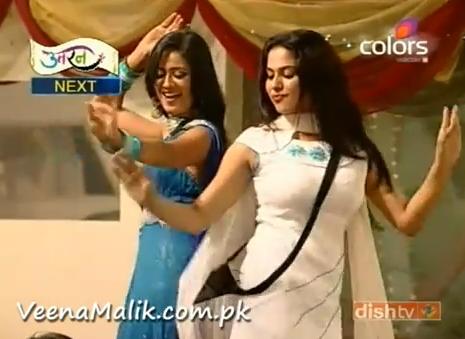 Shweta Tiwari and Veena Malik Dancing on Sara's mehndi First Wedding Dance