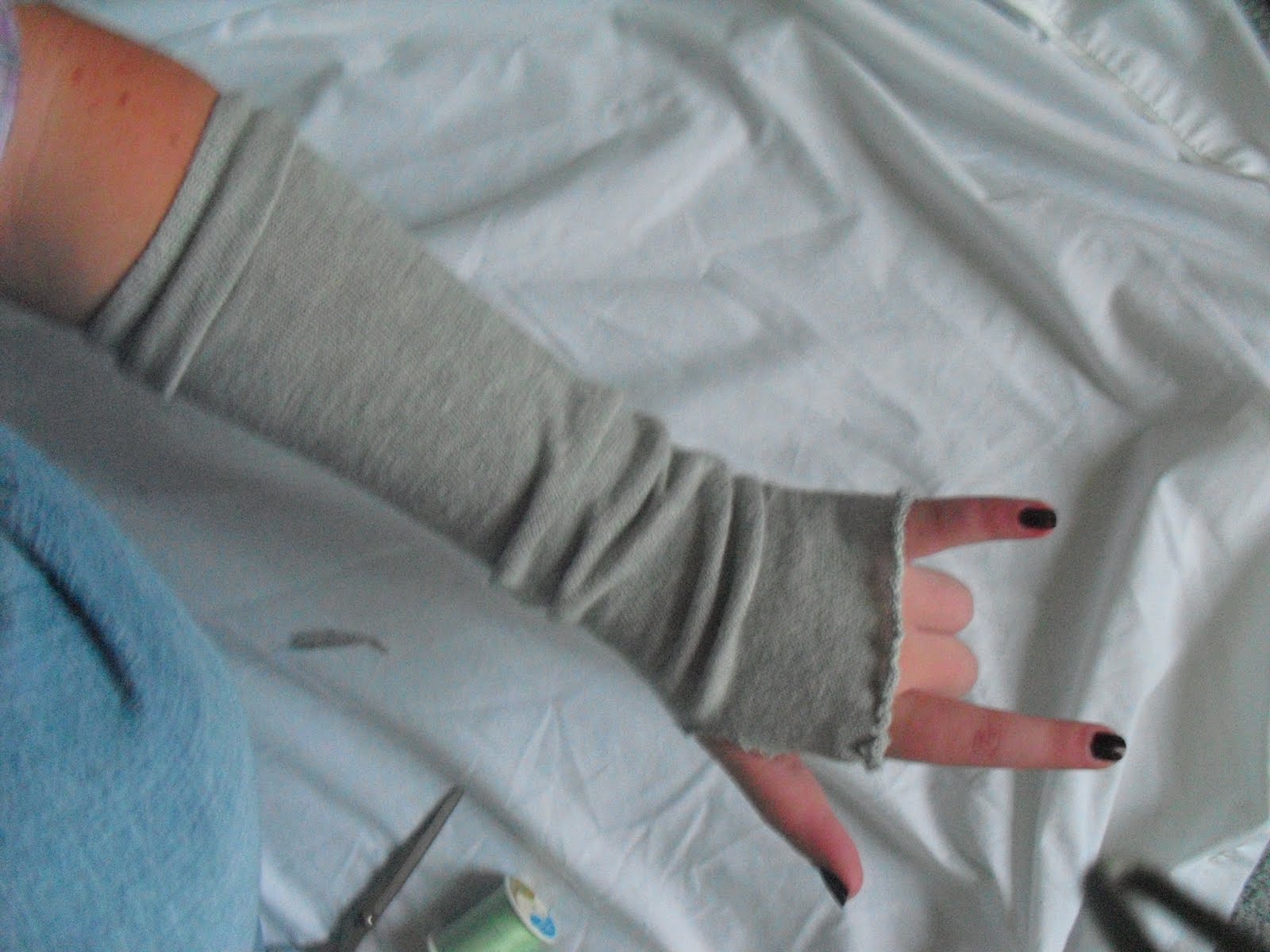 D. I. Y. REVAMPED How to make tube sock arm warmers