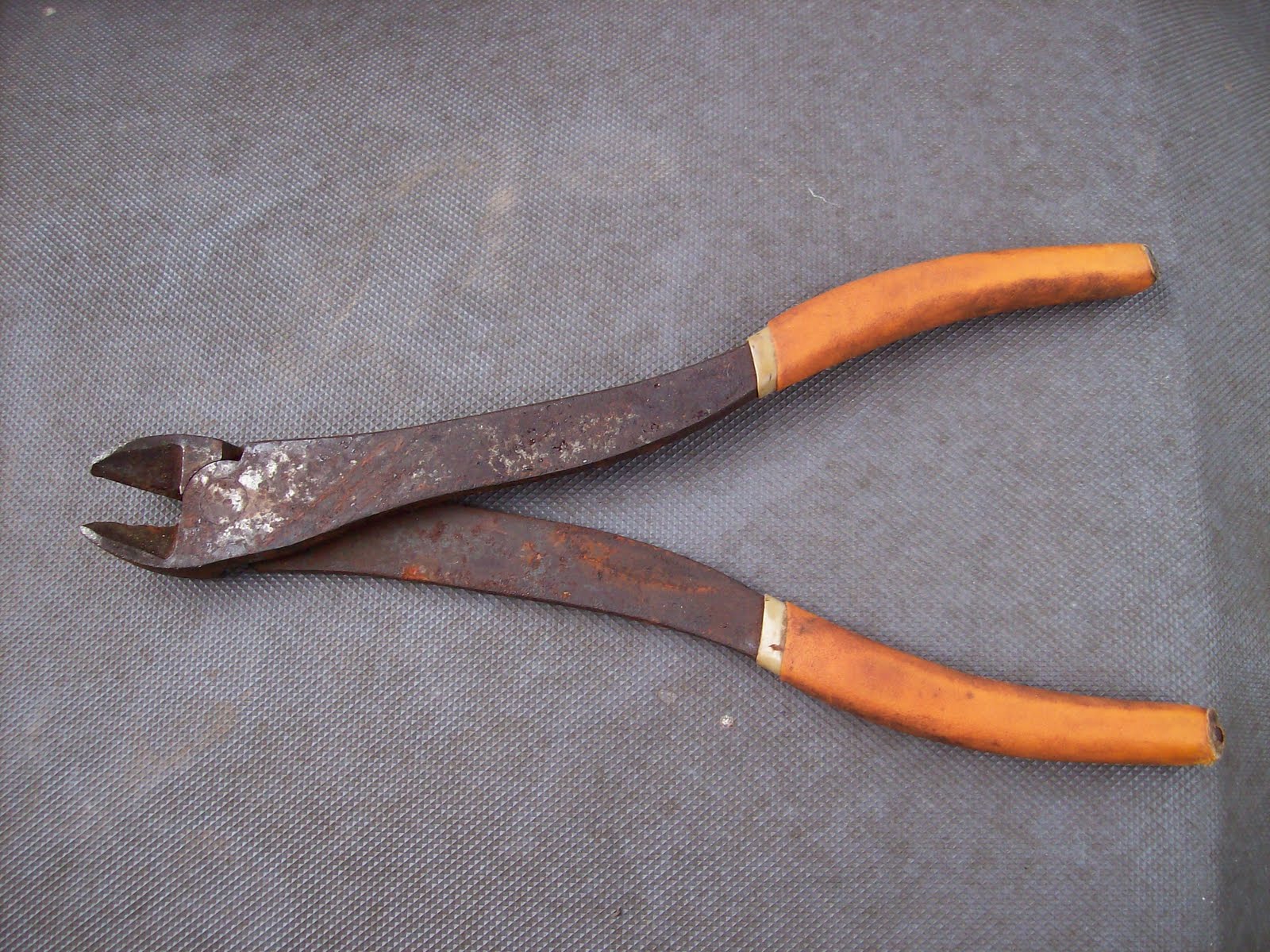 I found your lost tool. Long Handled Diagonal Wire Cutters Glenn Lakes Lane