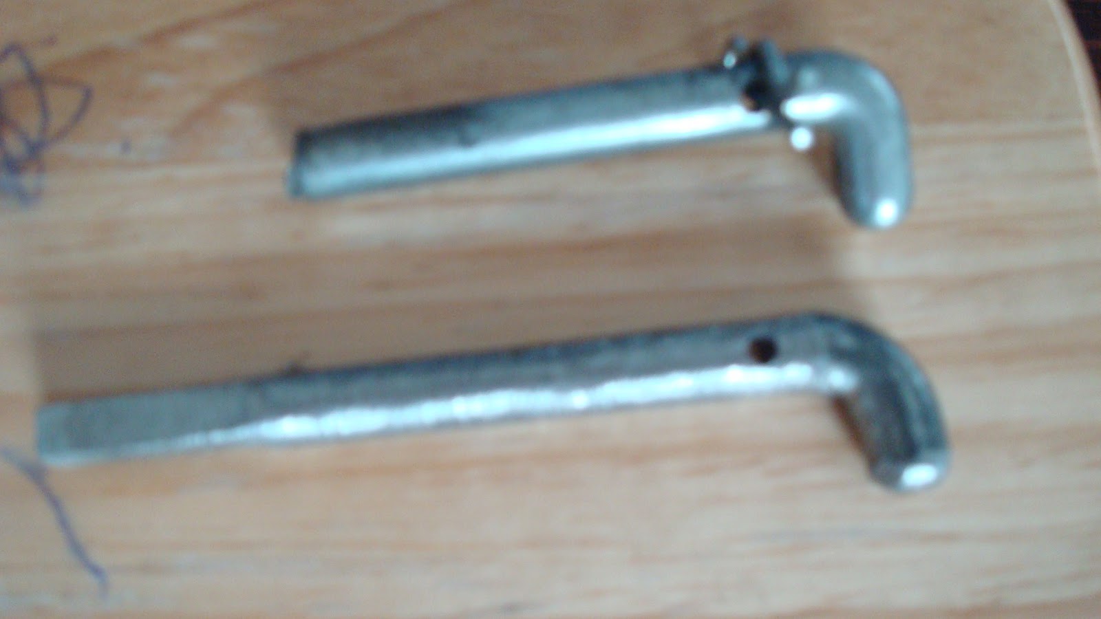 Bobs How To Construction Home Advice How to Repair Pickup Tool Box Lid