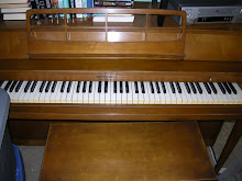 Working Antique Piano (needs tunning)