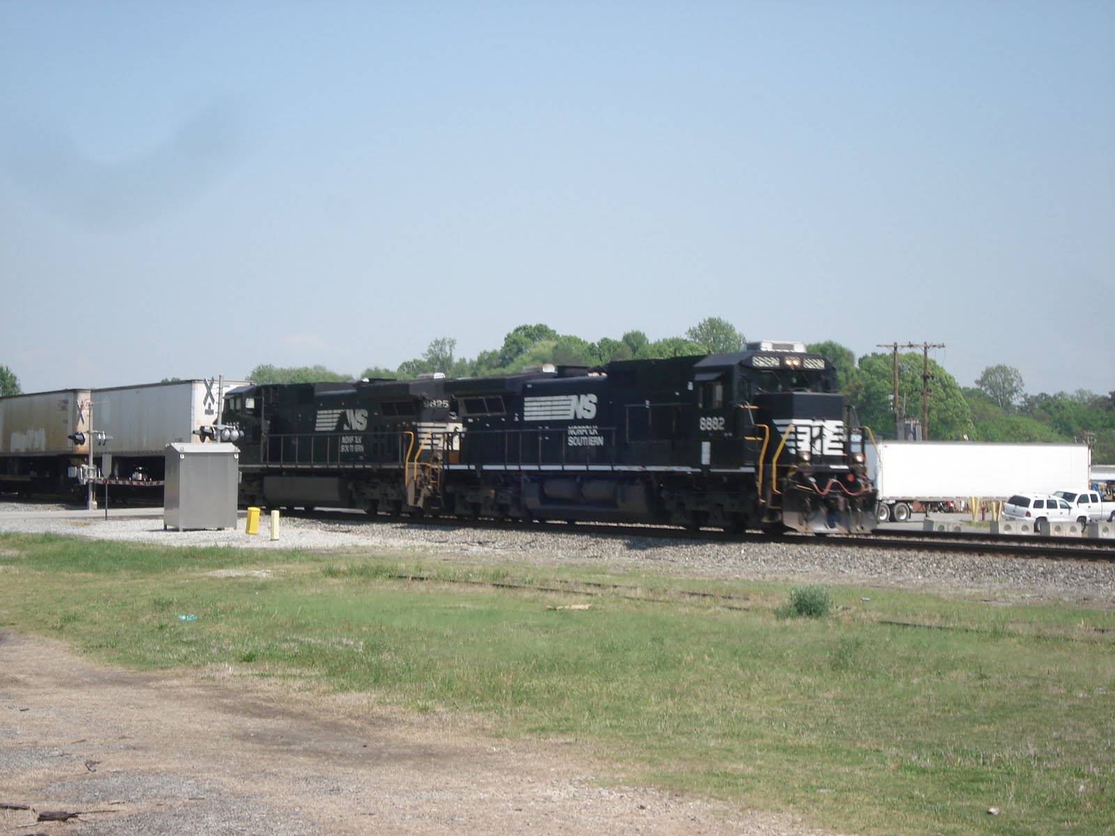 Triangle Trains The Railroad/Railfan Blog A couple of trains around