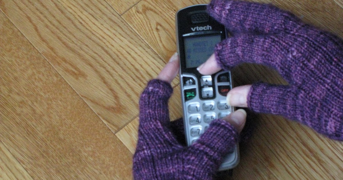 Chris Knits in Niagara: Really Tweet Texting Mittens